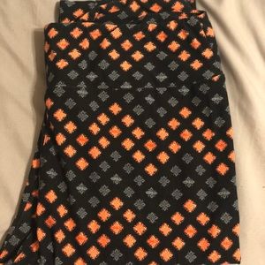 Lularoe tall & curvy leggings